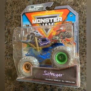 Monster Jam Series 37 Salvager 1/64 Diecast